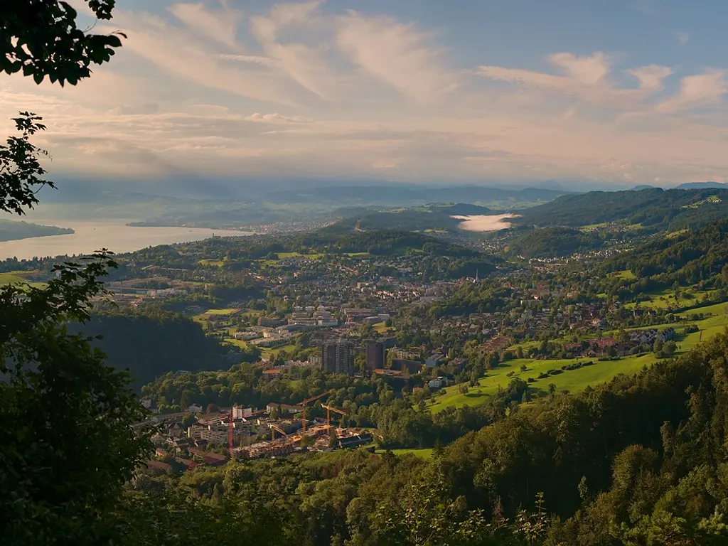 Photovoltaik-Anlage auf einem Haus in Adliswil