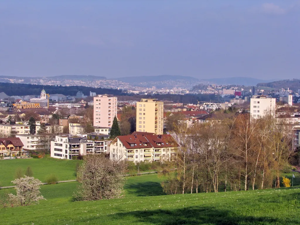 Photovoltaik-Anlage auf einem Haus in Dietikon