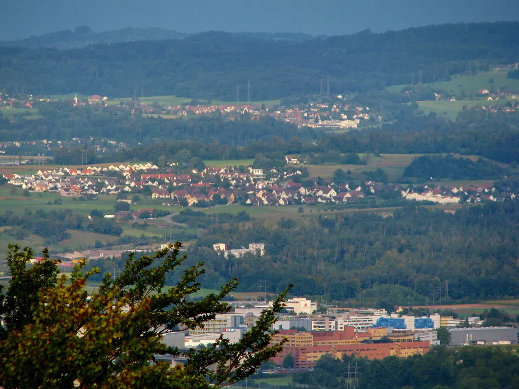 Photovoltaik-Anlage auf einem Haus in Volketswil